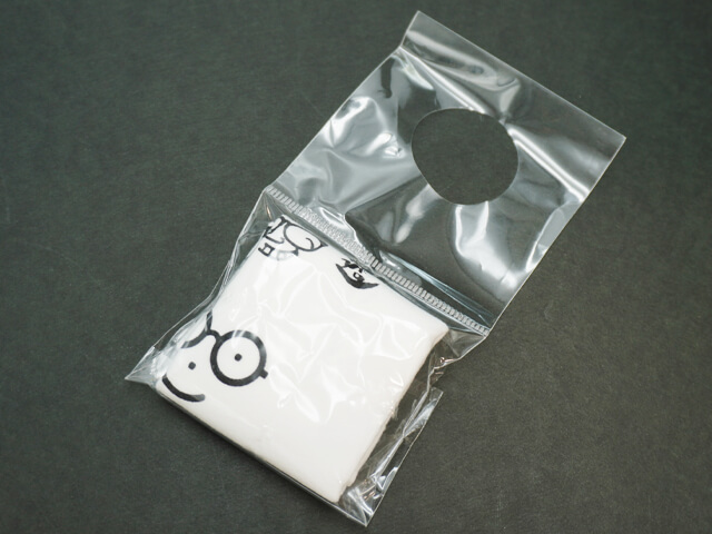 萩の鶴（はぎのつる）　元祖メガネ専用　全員メガネの蔵元とコラボしました　オリジナルメガネ拭き付